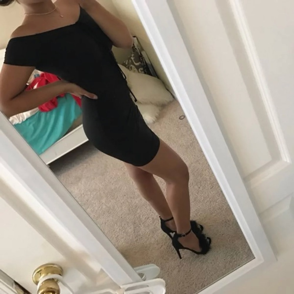 OFF THE SHOULDER BLACK DRESS